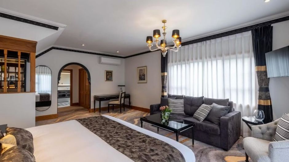 Hana Lodge Suite