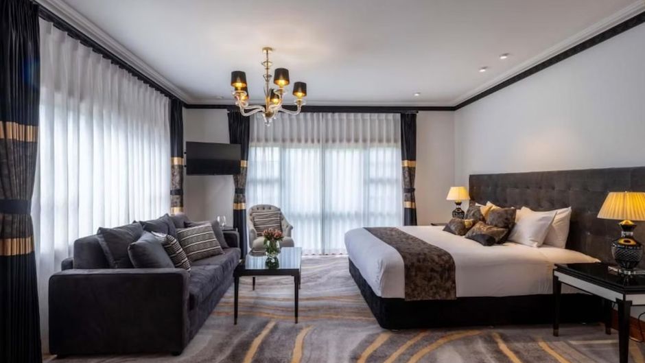 Hana Lodge Suite