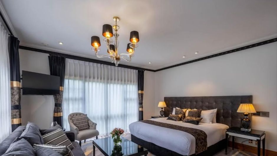 Hana Lodge Suite