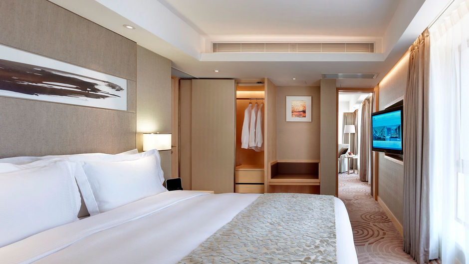 The Royal Garden Hong Kong Suite
