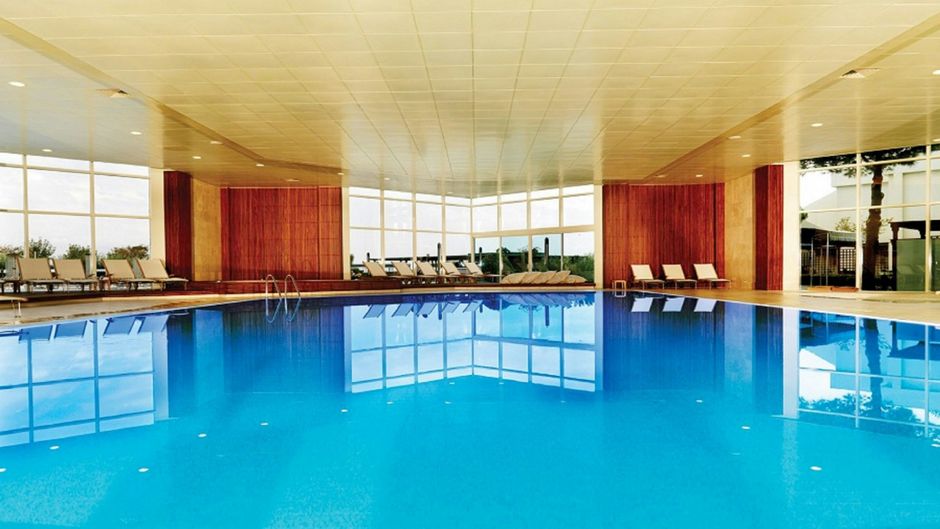 Renaissance Polat Istanbul Hotel Pool
