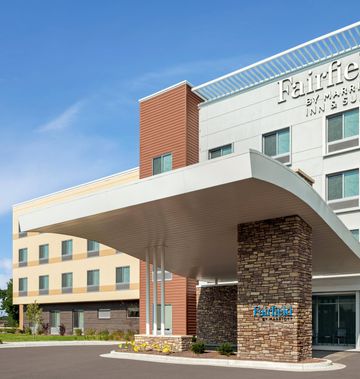 Fairfield Inn & Suites Milwaukee West