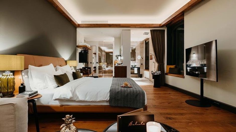 DO & CO Hotel Munich Room