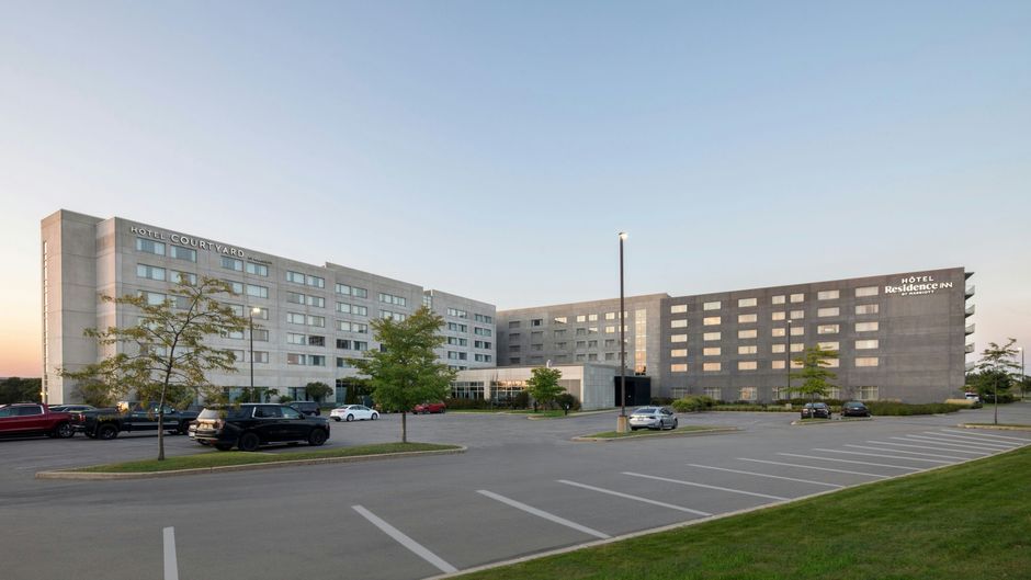 Courtyard by Marriott Montreal Airport Exterior