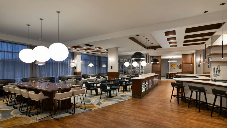 Courtyard by Marriott Montreal Airport Restaurant