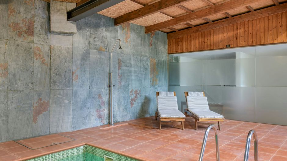 Palacio del Carmen, Autograph Collection Pool