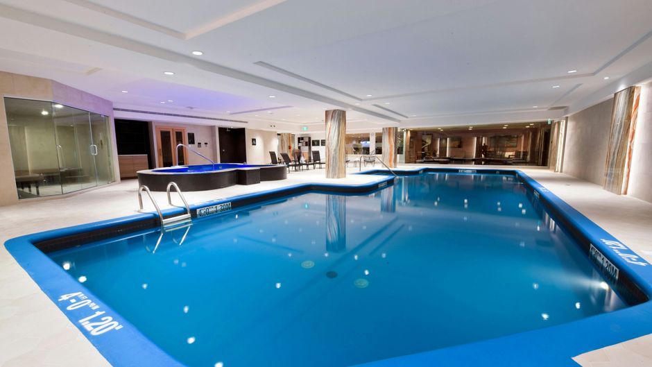 Sheraton Laval Hotel Pool
