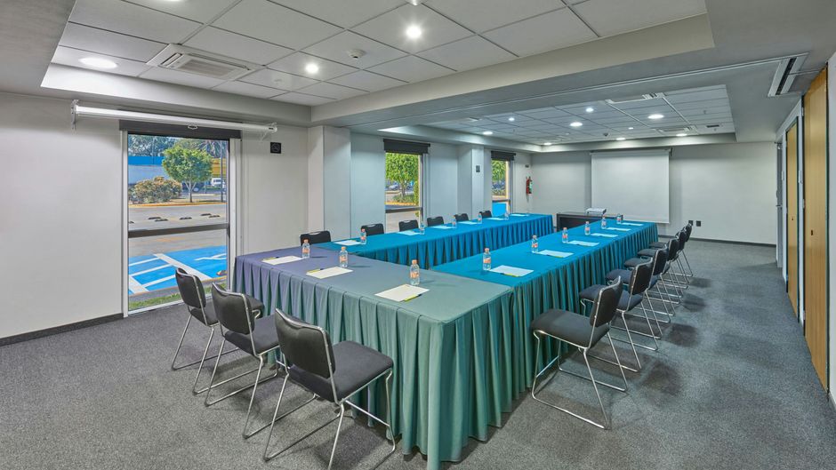 City Express by Marriott Plaza Central Meeting