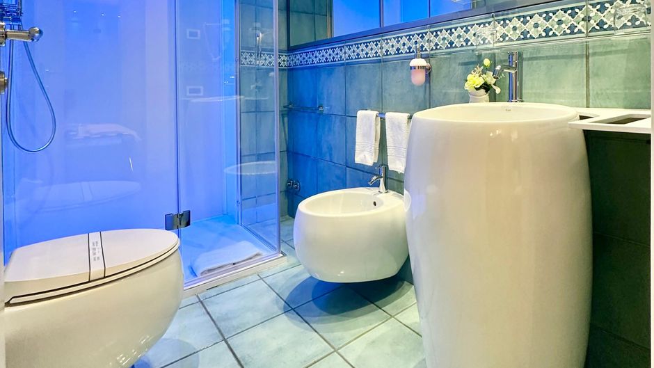 Club House Hotel Room