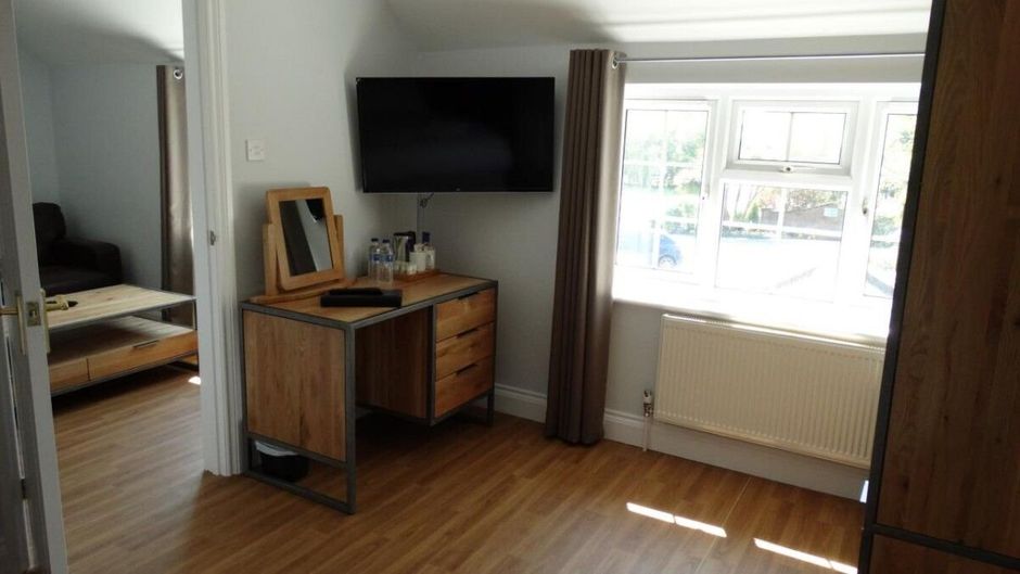 Mortimer Arms Hotel Room