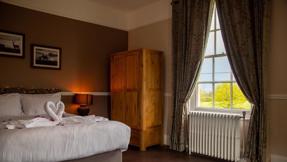 Mortimer Arms Hotel Room