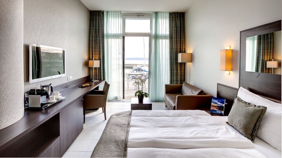 Hotel Beaulac Room