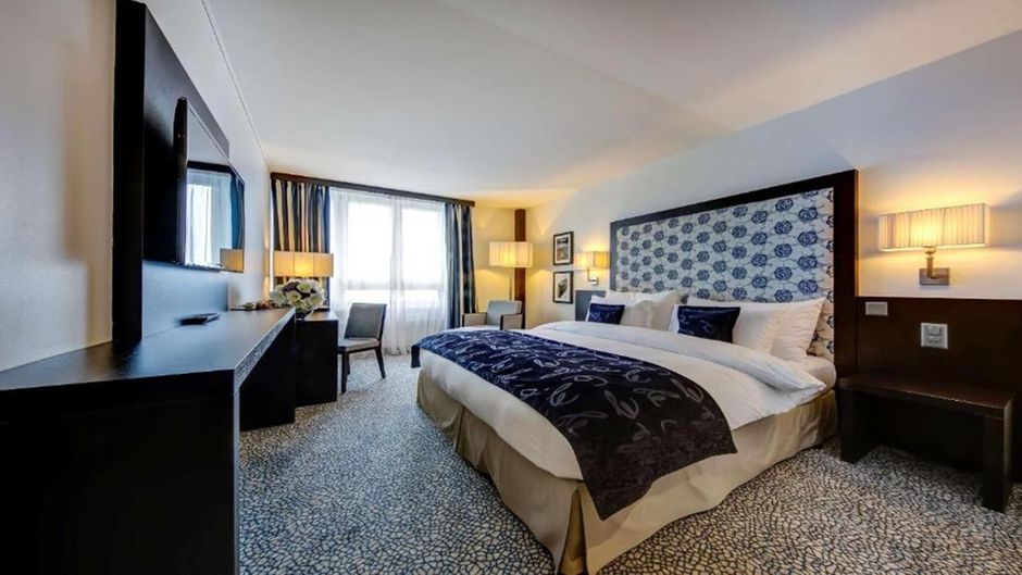 Hotel Beaulac Room