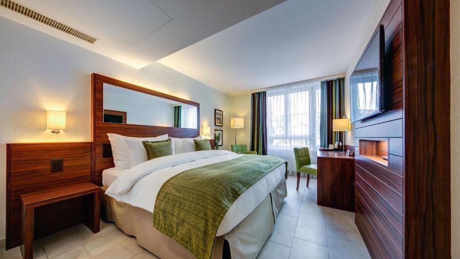 Hotel Beaulac Room