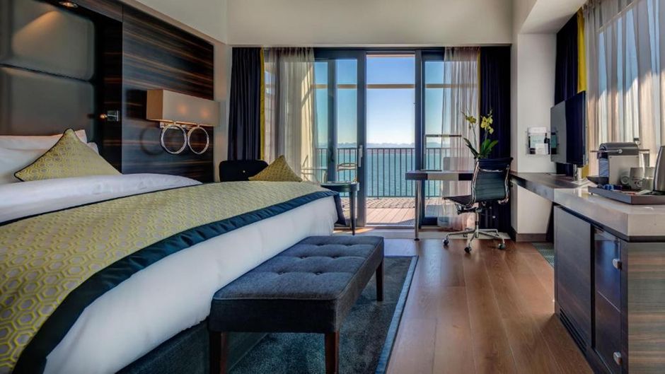Hotel Beaulac Room