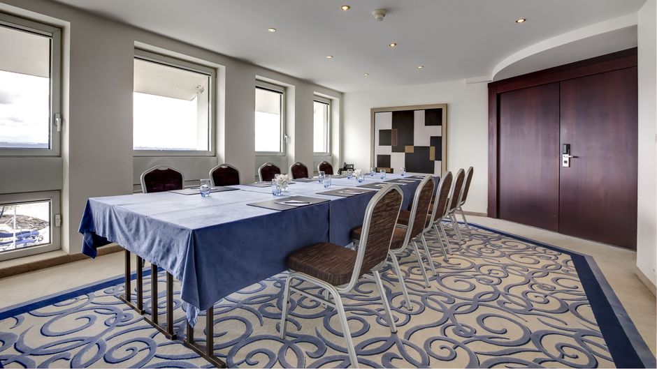 Hotel Beaulac Meeting