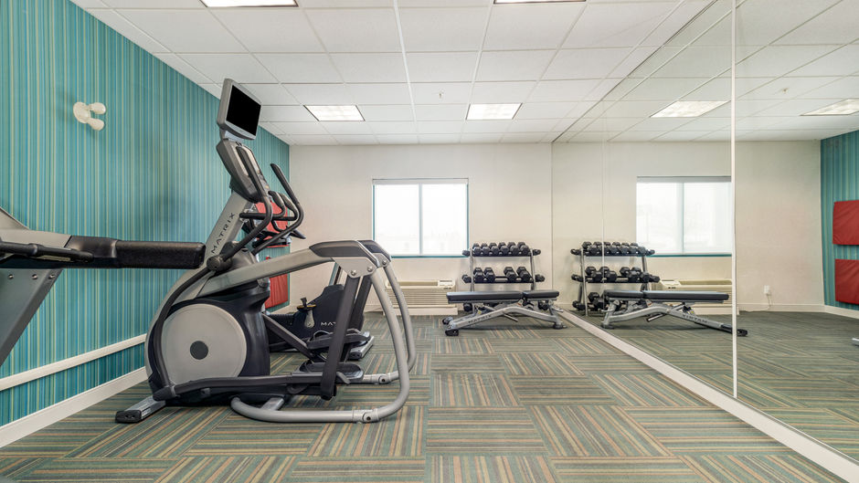 Holiday Inn Express & Stes Medicine Hat Health Club