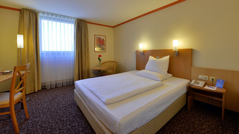 Plaza Inn Room