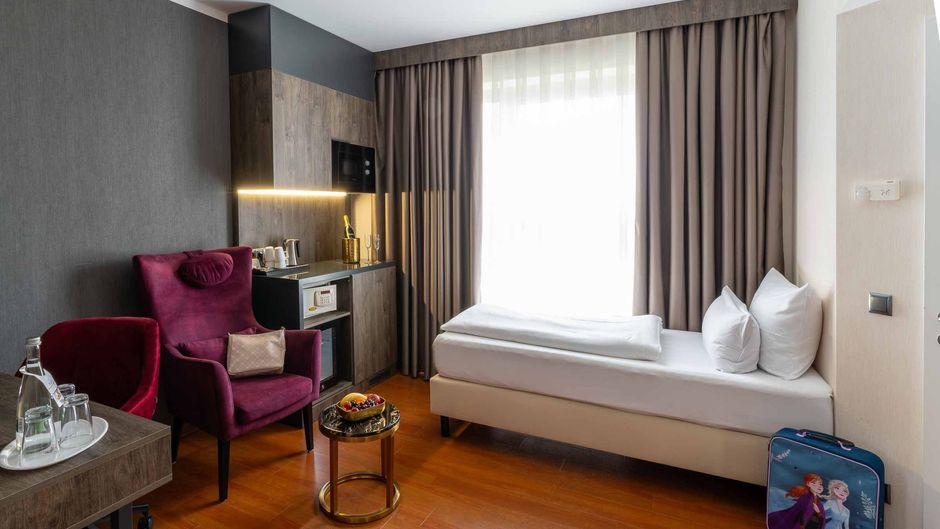 Plaza Inn Karlsruhe Room
