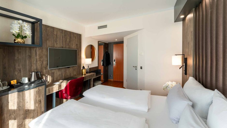 Plaza Inn Karlsruhe Room