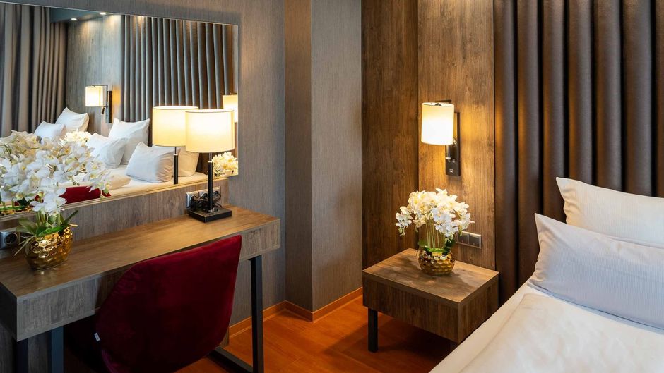 Plaza Inn Karlsruhe Room