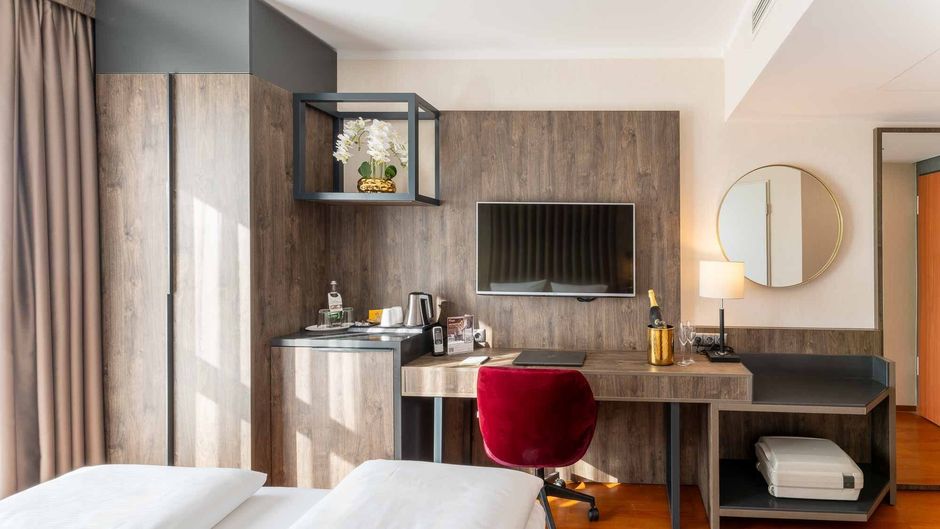 Plaza Inn Karlsruhe Room