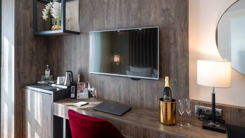 Plaza Inn Karlsruhe Room