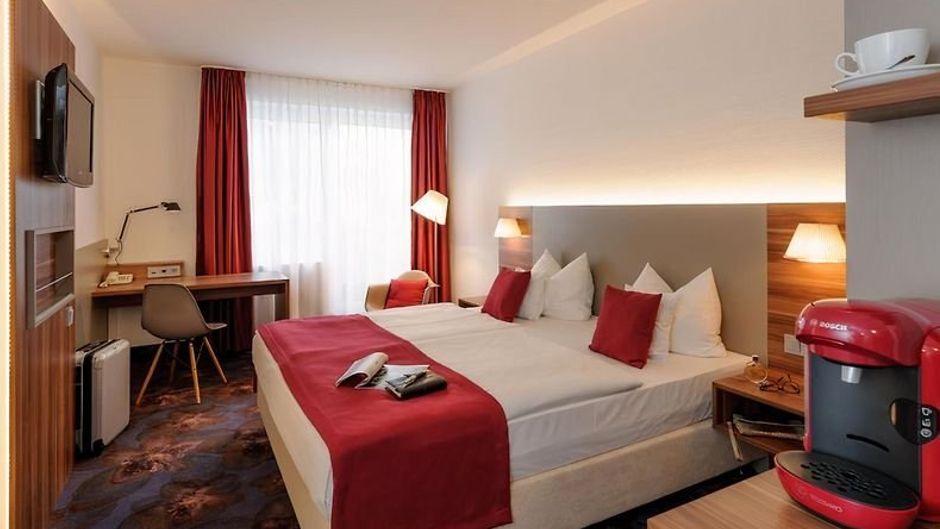 Plaza Inn Regensburg Room