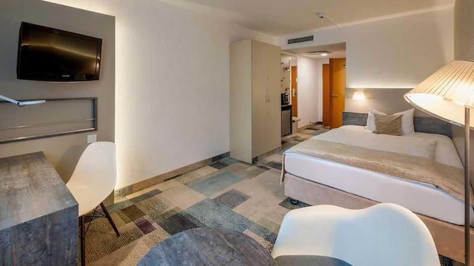 Plaza Inn Regensburg Room