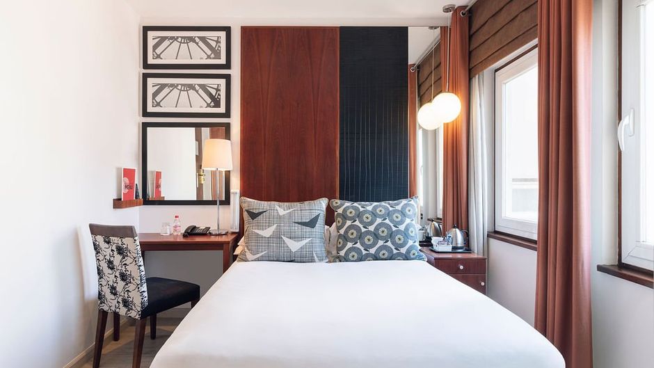Neighbourgood East City Hotel Room