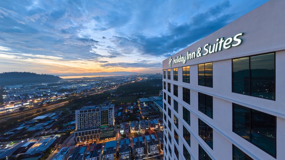 Holiday Inn & Suites Penang Prai Exterior