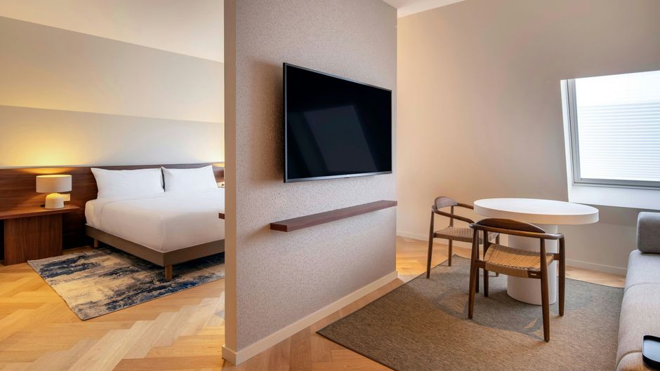 Marriott Exec Apts European Quarters Room