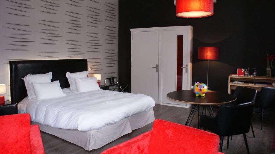 De la Poste Hotel Room