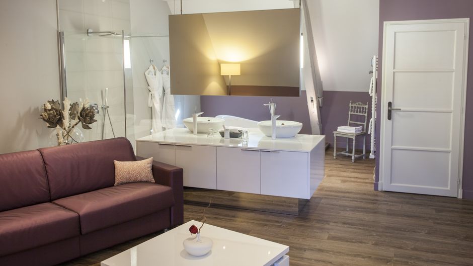 De la Poste Hotel Room