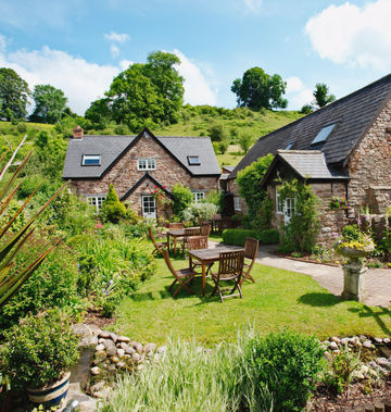 Tudor Farmhouse Hotel