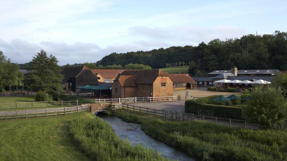 Tewin Bury Farm Hotel Exterior