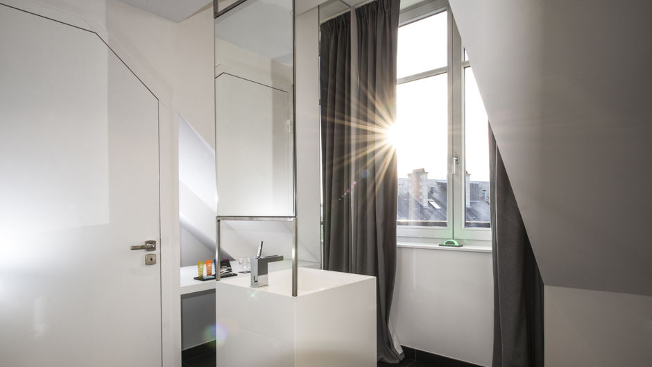 Vertigo Hotel Room