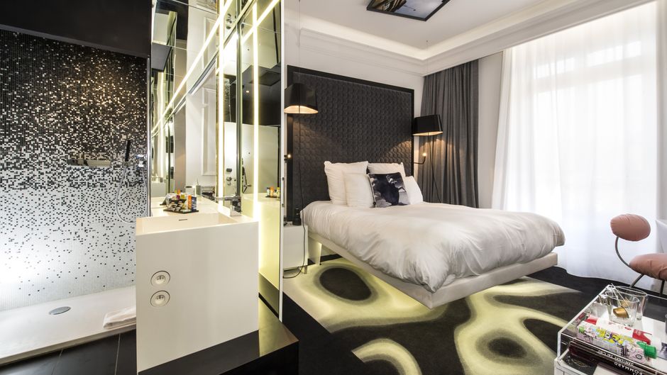 Vertigo Hotel Room