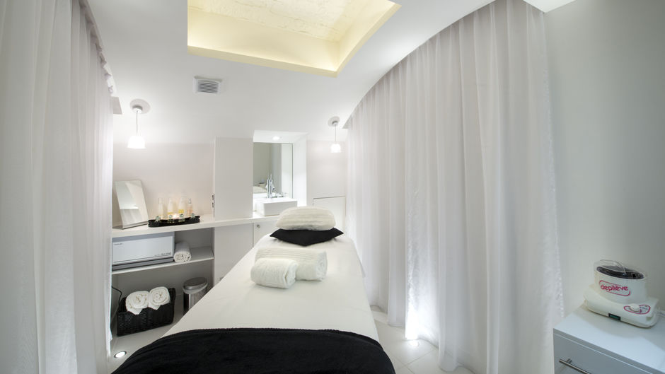 Vertigo Hotel Room