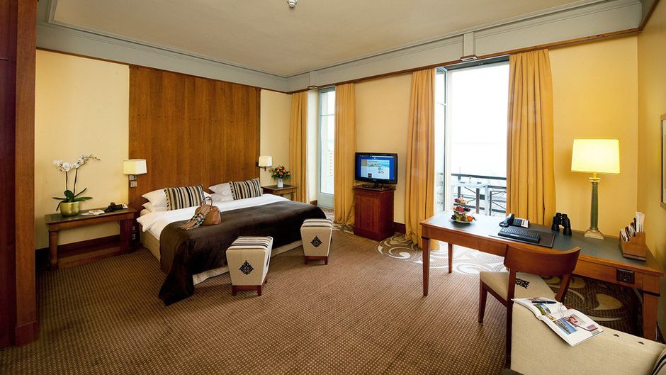 Beau-Rivage Hotel Room