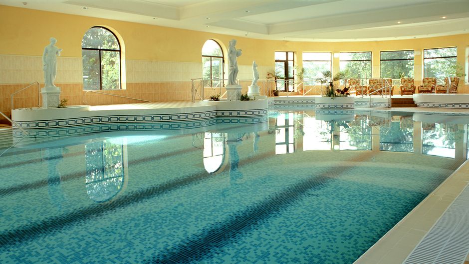 Castlecourt Hotel Pool