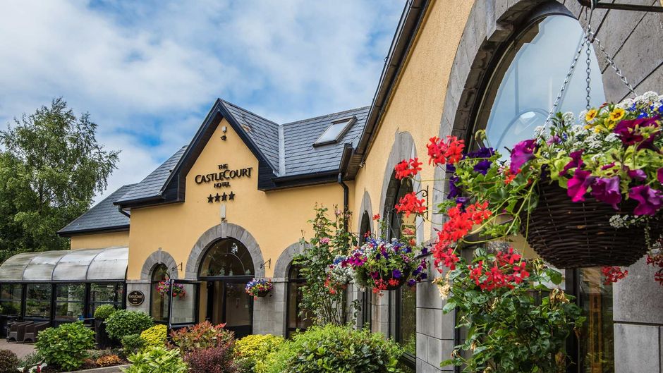 Castlecourt Hotel Exterior