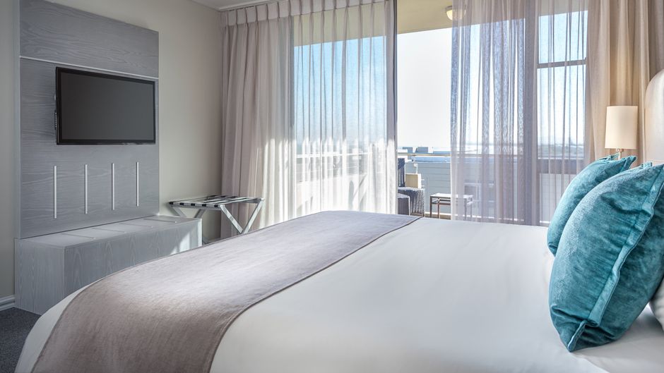 Lagoon Beach Hotel & Apartments Room