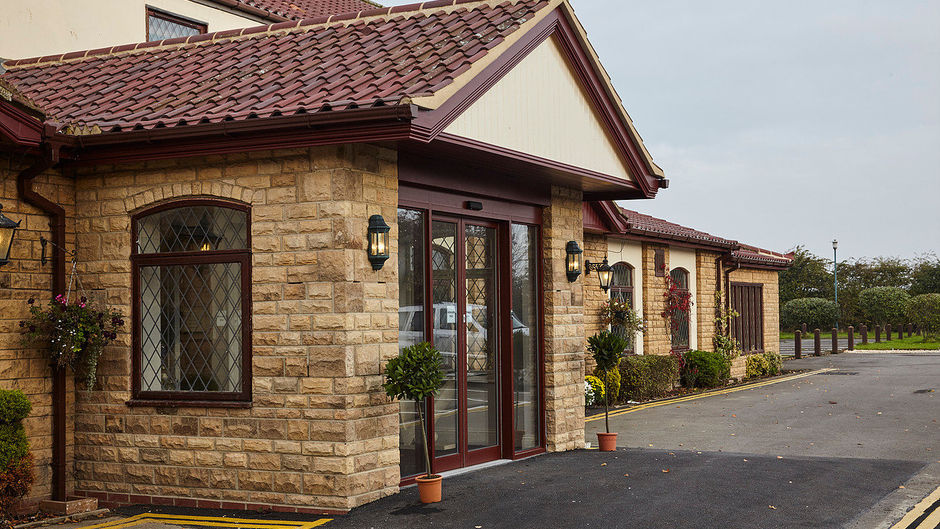 The Humber Bridge Country Hotel Exterior