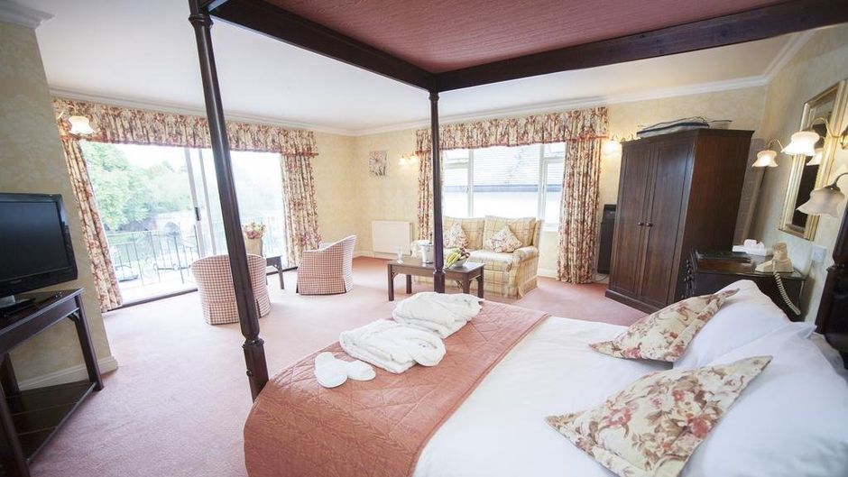 Shillingford Bridge Hotel Room