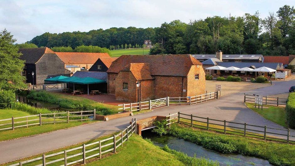 Tewin Bury Farm Hotel Exterior