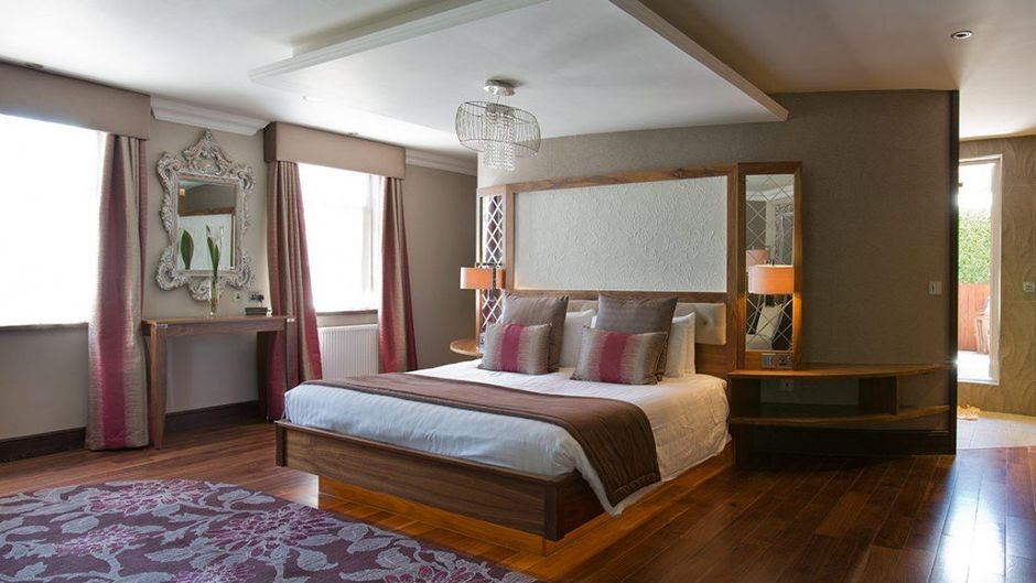 Busby Hotel Suite