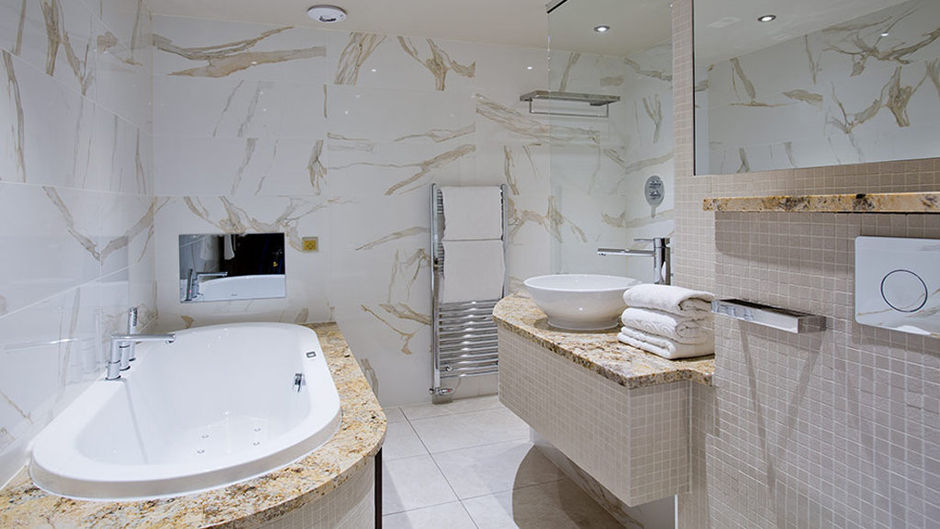 Busby Hotel Room