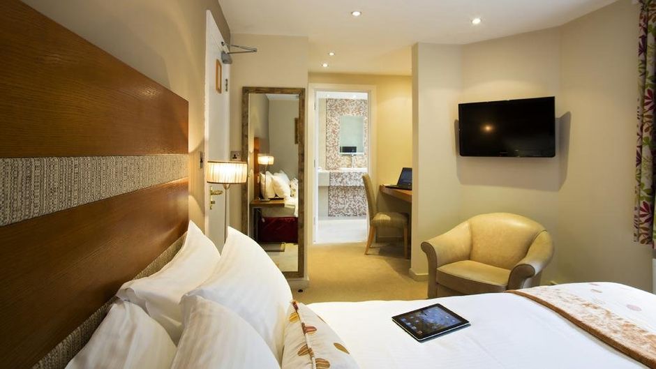 Fanhams Hall Hotel Room