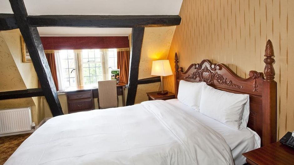 Cromwell Lodge Room